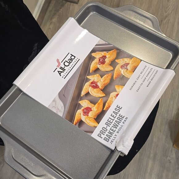 All-Clad Pro-Release Bakeware Jelly Roll Pan - Picture 5 of 6